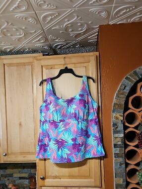 Lands' End Blue Green Pink Purple Tropical Floral Underwire Swim Tankini Top